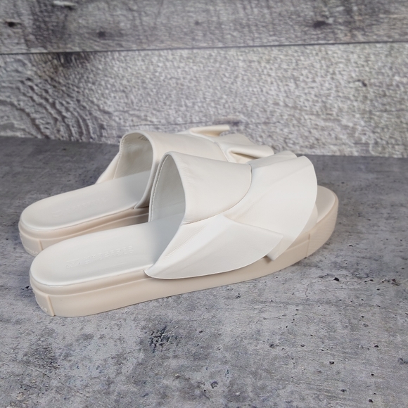 Mercedes Castillo White Slipper Sandals - Picture 8 of 16